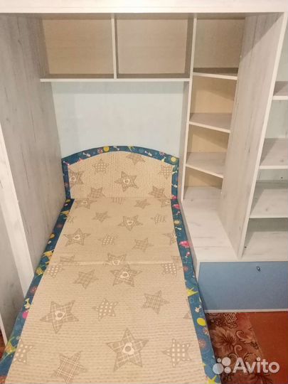 Детская двухярусная кровать