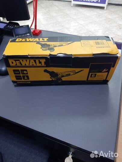 Болгарка ушм Dewalt Dwe8110S