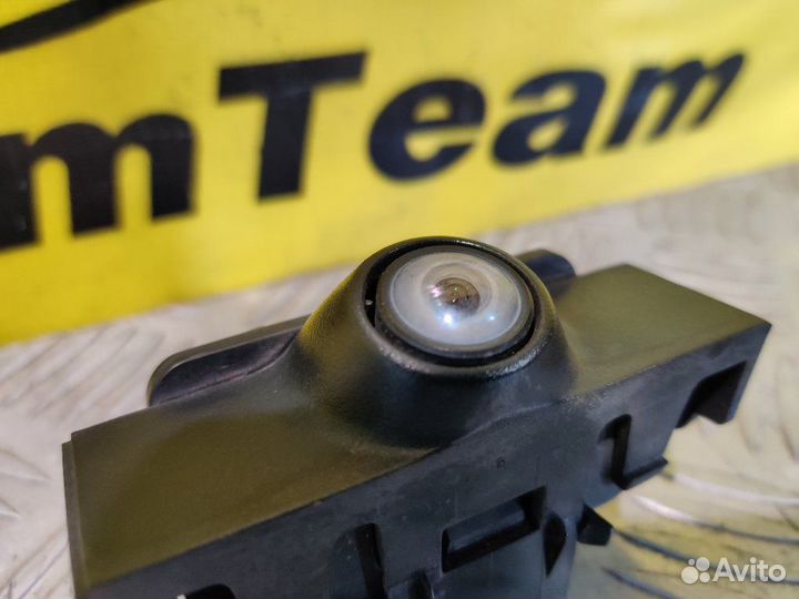 Передняя камера Volkswagen Touareg 7P5 cgea 3.0