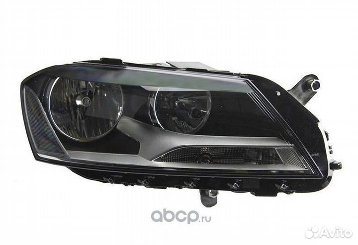 Фара правая VW Passat B7