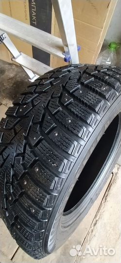 Maxxis ArcticTrekker NP3 235/55 R17 103T