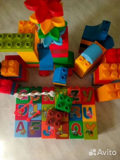 Разные конструкторы, мозаика, робот, пистолет