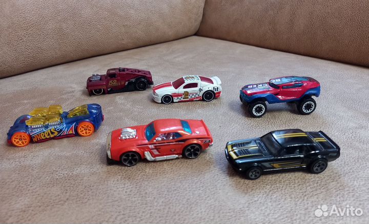 Машинки Hot wheels