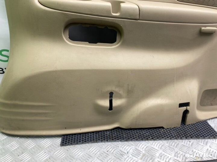 Обшивка двери задняя правая Mazda Mpv LW5W GY-DE