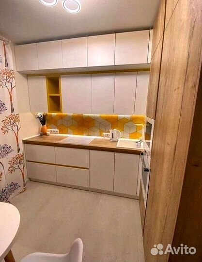 Кухонный гарнитур в стиле хай тек