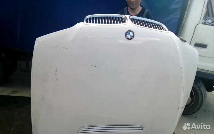 Капот BMW E65 2004 год