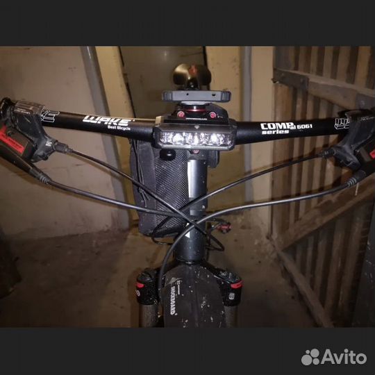 Велосипедный фонарь передний