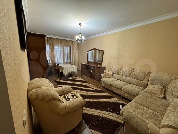 2-к. квартира, 70 м², 7/15 эт.