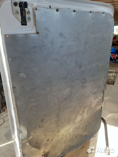 Задняя дверь мерседес спринтер