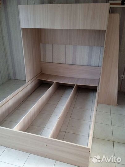 Кровать двух ярусная бу