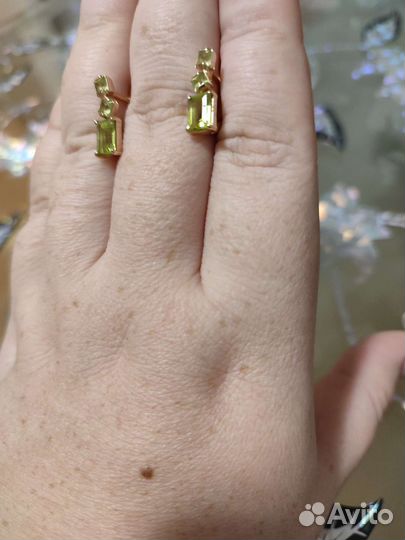 Золотые серьги