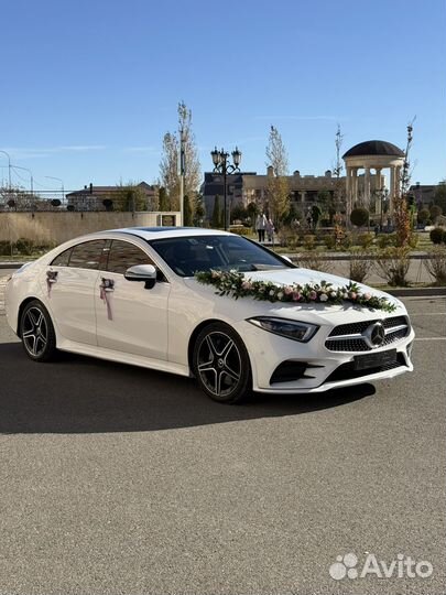 Свадебные украшения на машину