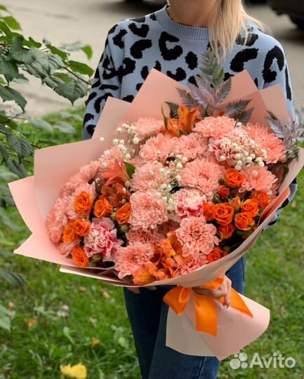 Букет цветов на 1 сентября Гипсофила Розы