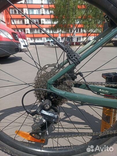 Велосипед шоссейный (грейвел Giant Revolt2)