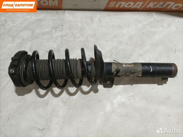 Стойка амортизатора задняя Volkswagen Golf 6 2010