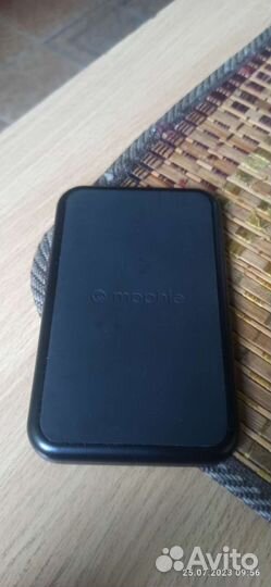 Беспроводная зарядка для телефона