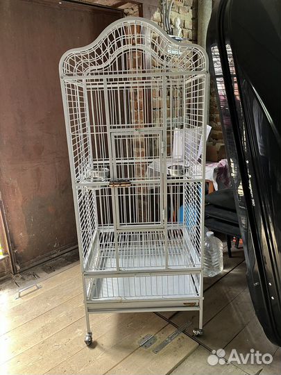 Клетка для крупного попугая