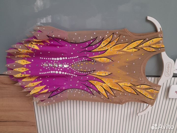 Продам купальник для художественной гимнастики