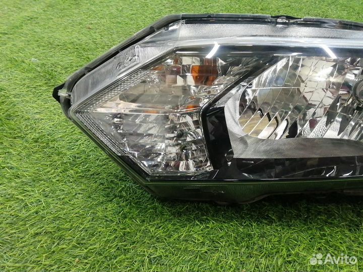 Фара левая Honda Vezel RU 2016