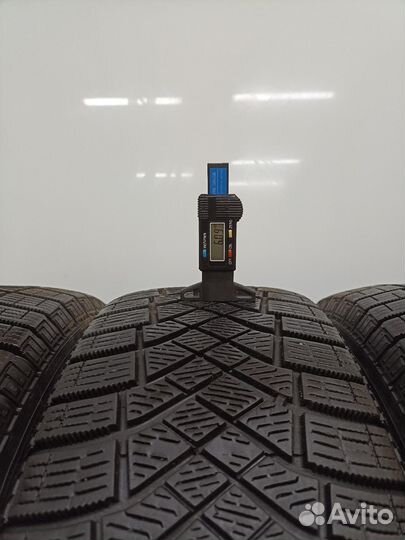 Pirelli Ice Zero FR 215/65 R17