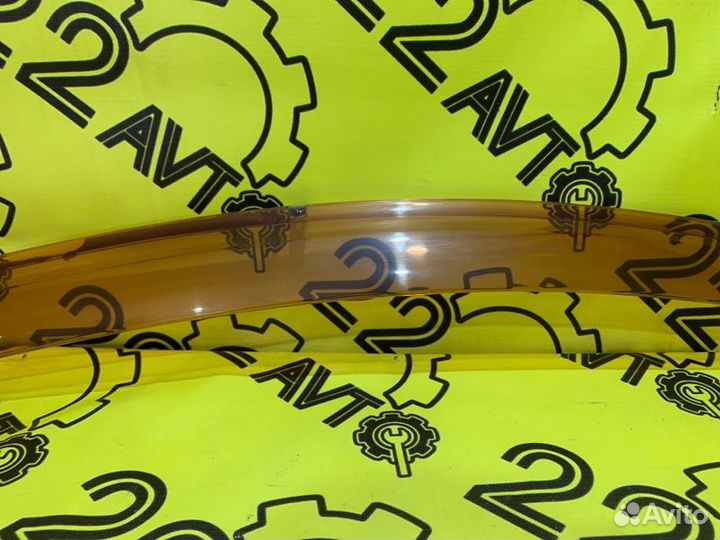 Ветровик передний правый Nissan Primera TP12