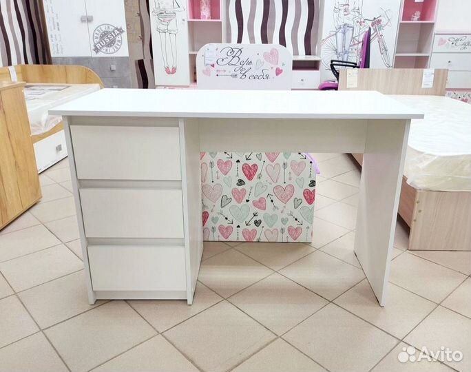 Стол письменный с ящиками Хьюстон