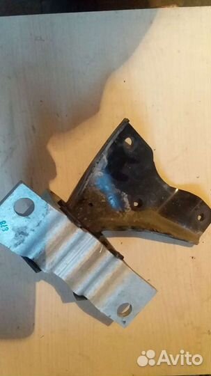 Подушка двигателя