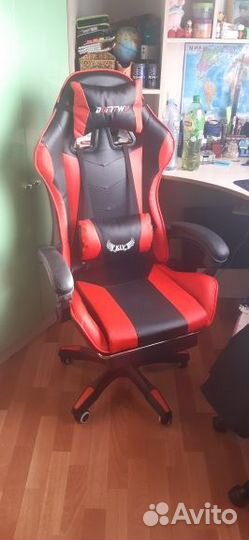 Компьютерное кресло красное(с подножкой,вибрмассаж