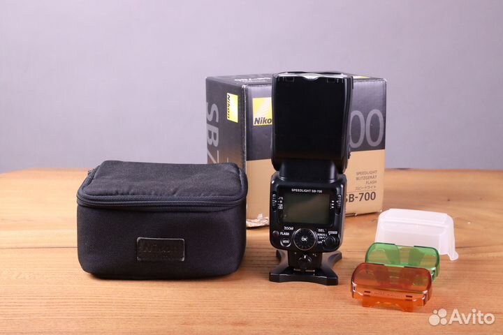 Вспышка Nikon Speedlight SB-700