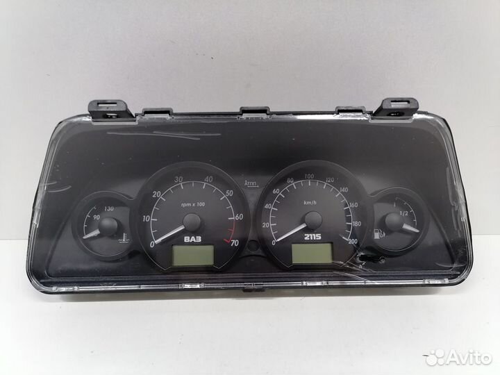Панель приборов на ваз 2115 (с черными кольцами)