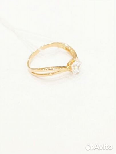 Золотое кольцо с камнем 16,5р