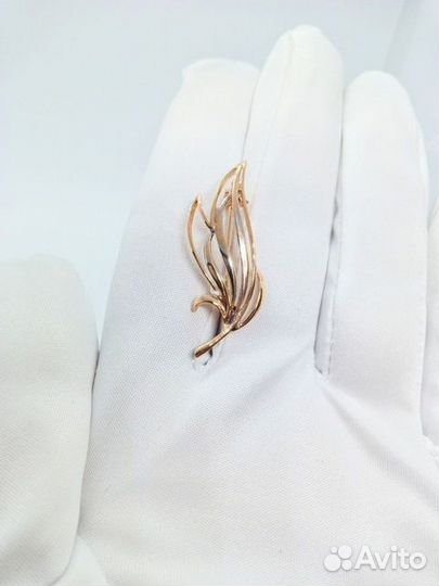 Золотая брошь