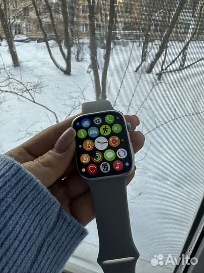 Apple watch series 8