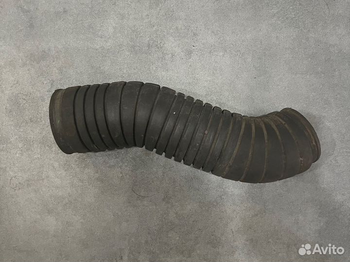 Патробок воздушнаго фильтра Audi 100/a6 c4