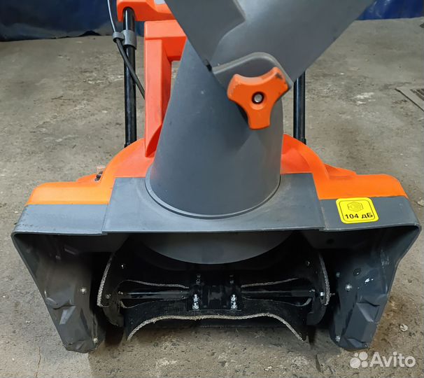 Продам электрический снегоуборочный аппарат