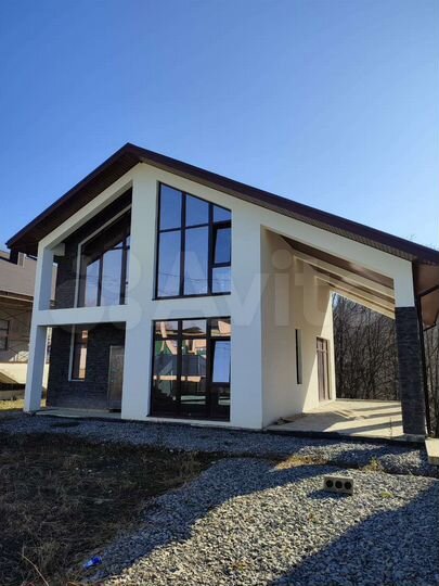 Дом 180 м² на участке 4,5 сот.