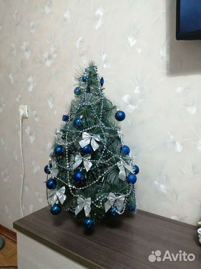 Елка искусственная заснеженная