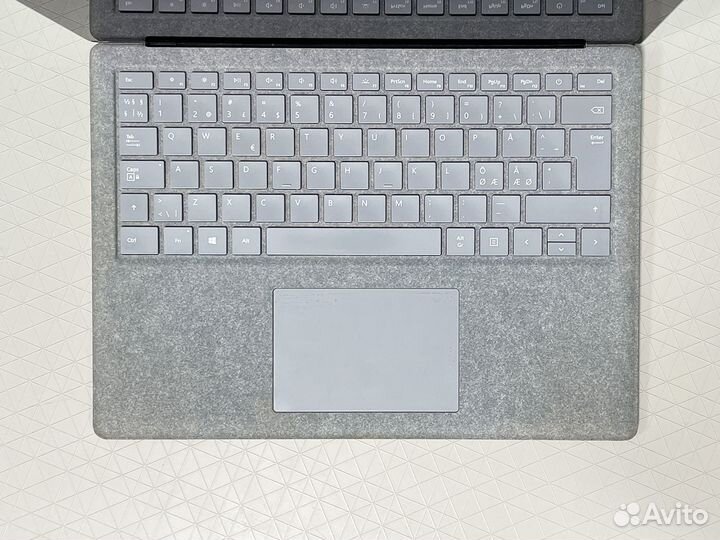 Microsoft Surface Laptop 2