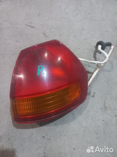 Фонарь правый Nissan Wingroad