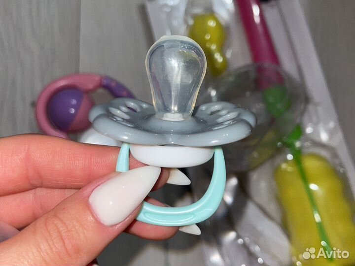 Вещи для младенца новые слюнявчики щетки