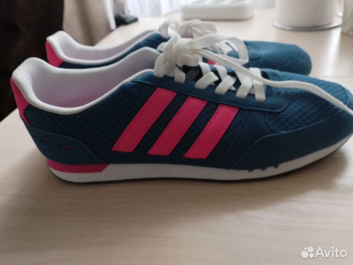 Кроссовки женские adidas 40.5