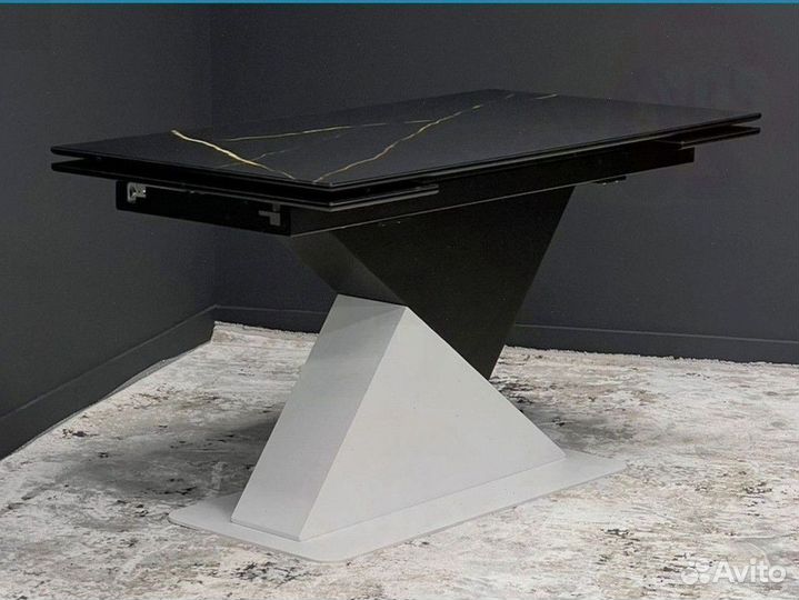 Стол обеденный