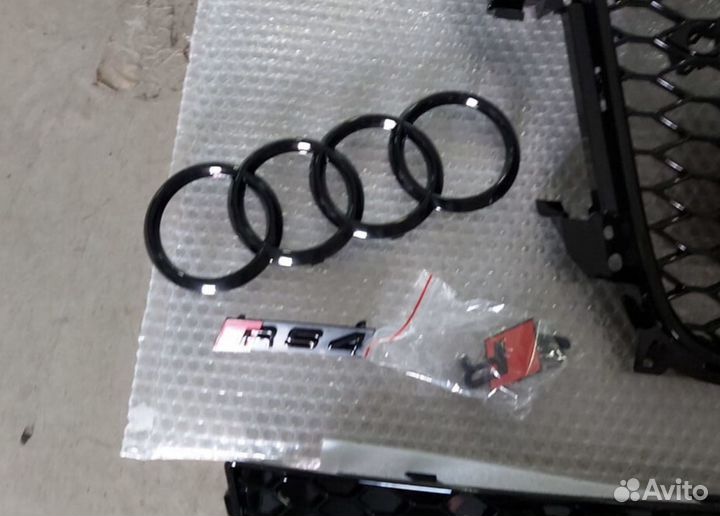Решетка радиатора Audi A4 B8 рест стиль RS4