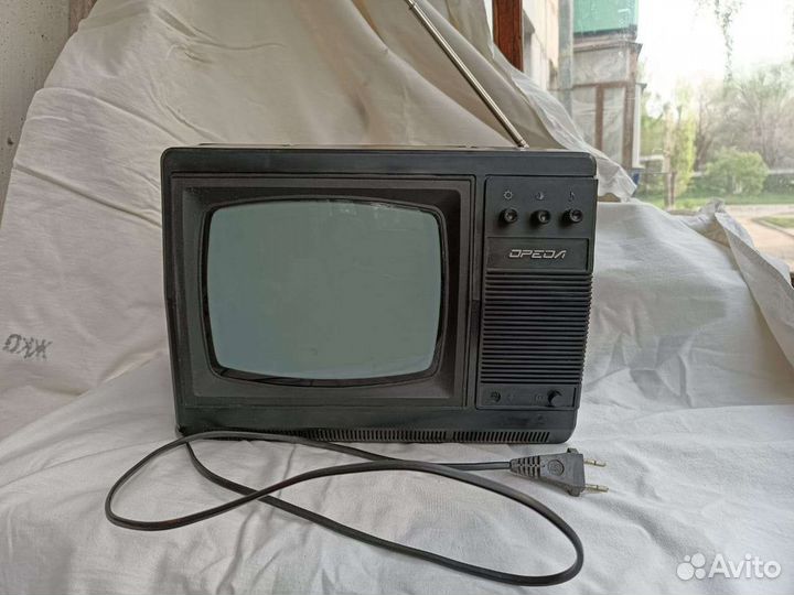 Телевизор переносной Ореол СССР