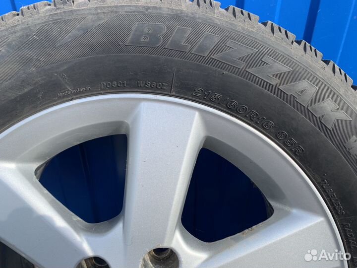 Bridgestone Blizzak WS-60 215/60 R16