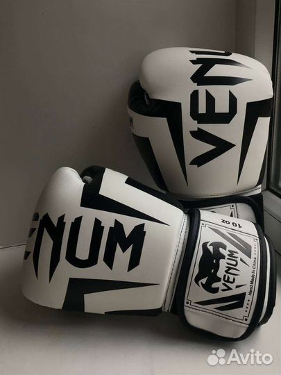 Боксерские перчатки