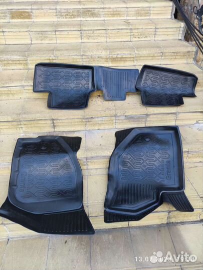 Коврики резиновые в машину