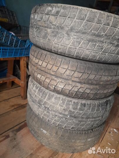 Bridgestone Alenza LX100 215/65