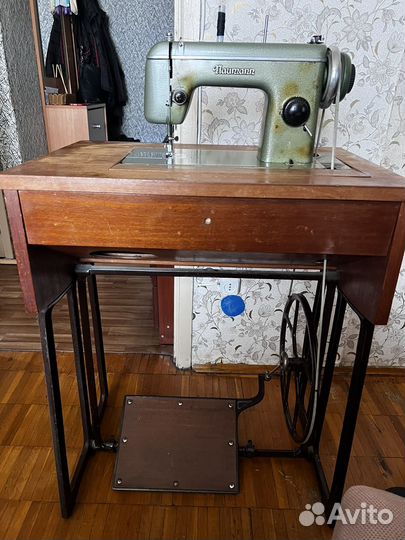 Швейная машина naumann