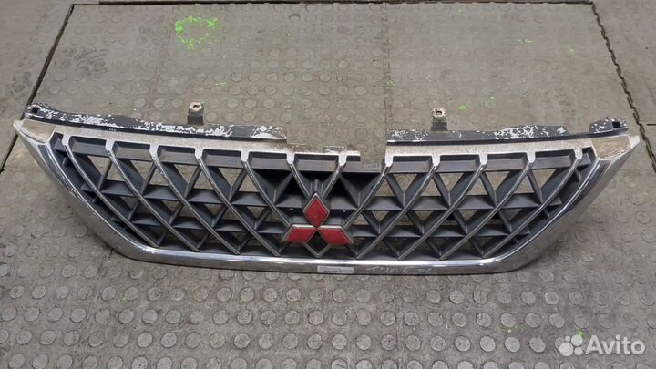 Решетка радиатора Mitsubishi L200, 2003